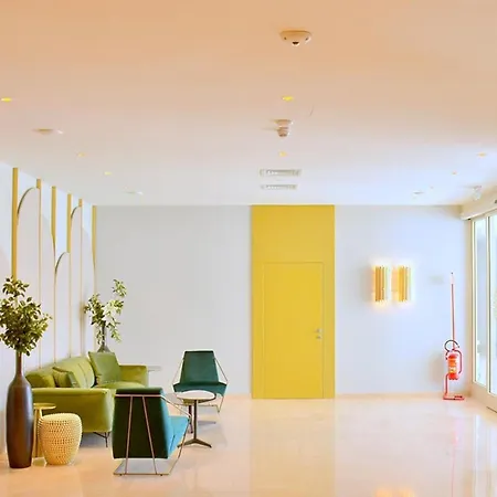 Spacious Flat With A Bright Terrace Apartmán *