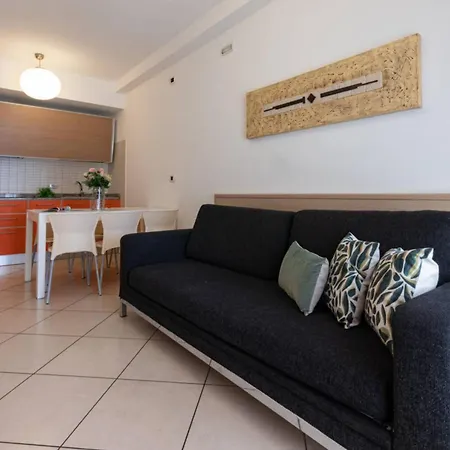 Spacious Flat With A Bright Terrace Apartamento Bibione