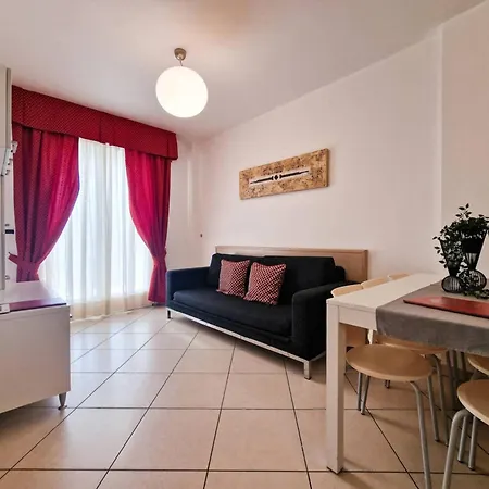 Spacious Flat With A Bright Terrace Apartamento