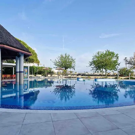 Apartamento Spacious Flat With A Bright Terrace *